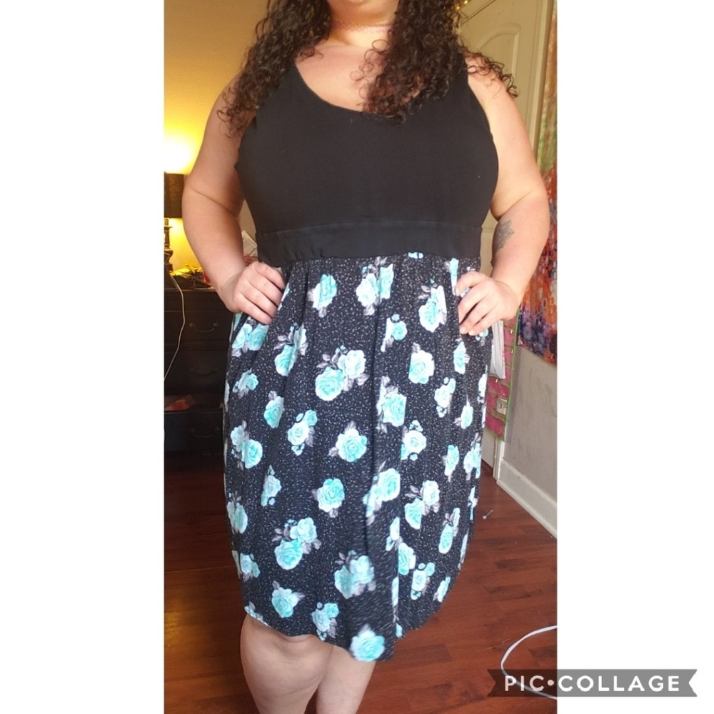 Torrid Black and Blue Floral Summer Dress Size 2